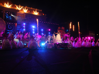 Festival Biển Nha Trang 2013 rộn r&agrave;ng ng&agrave;y khai mạc